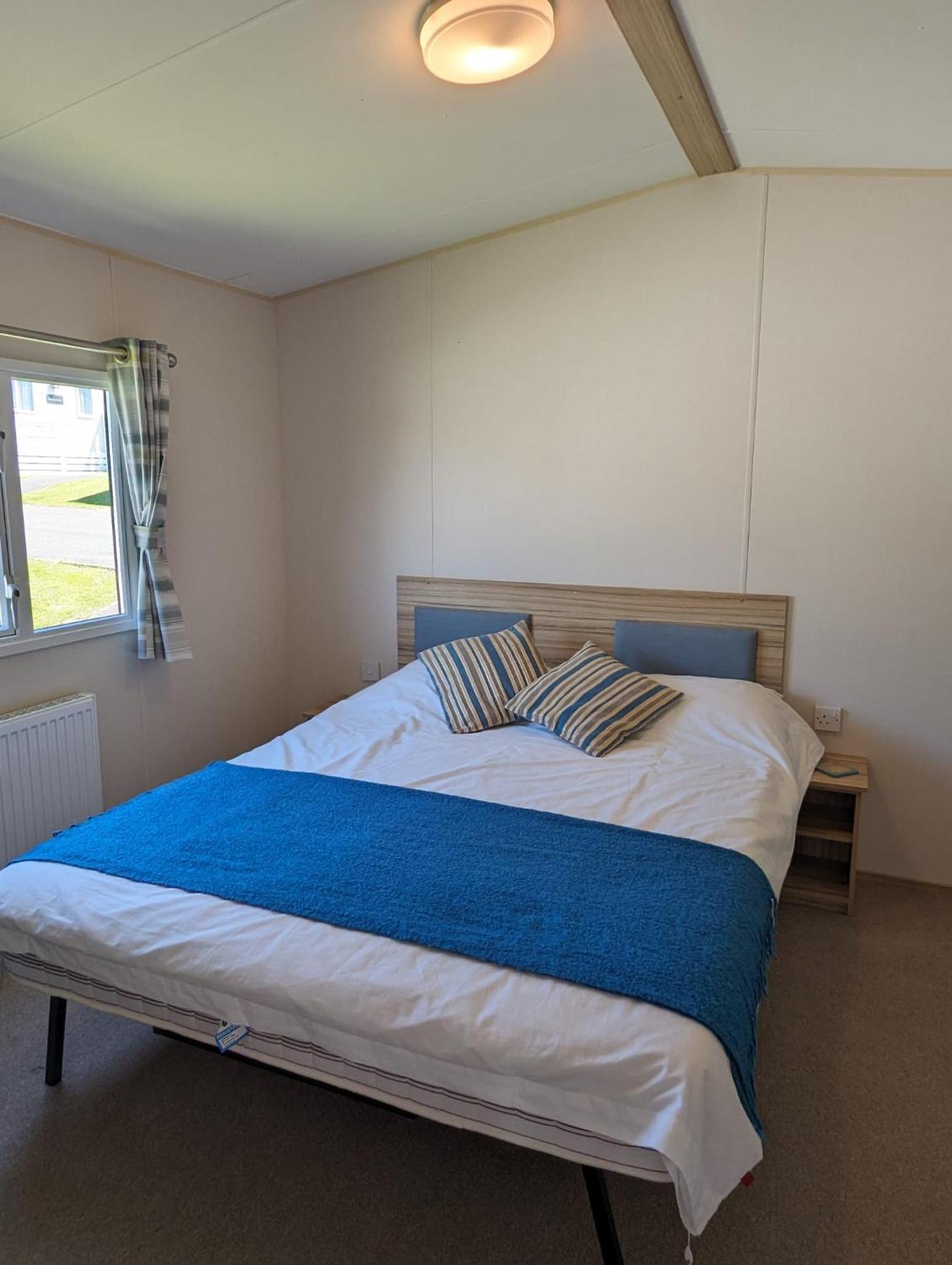Lovely Bright Modern Caravan Swanage On Peaceful And Tranquil Holiday Park Exteriör bild