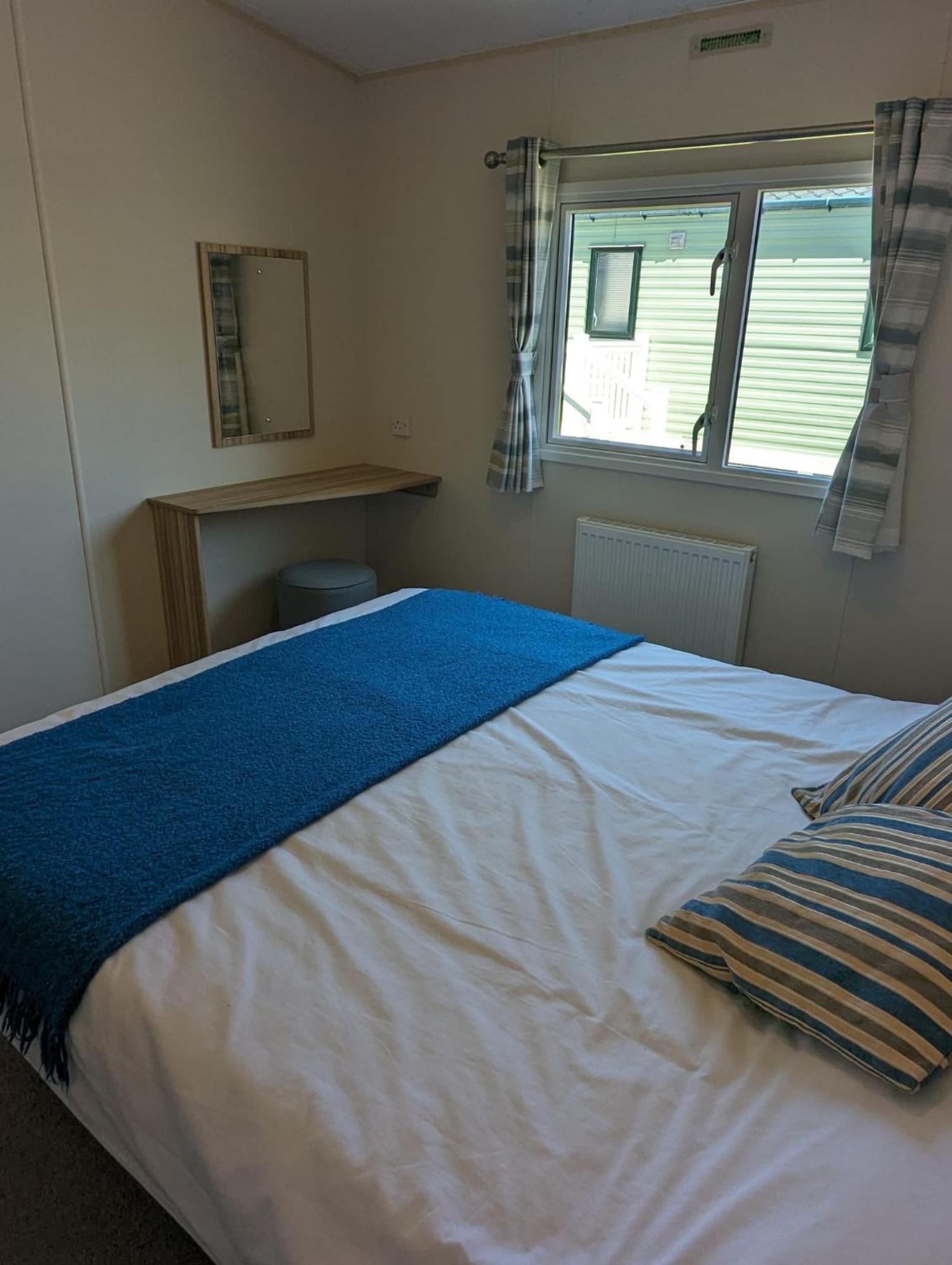 Lovely Bright Modern Caravan Swanage On Peaceful And Tranquil Holiday Park Exteriör bild